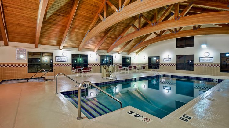 Staybridge Suites Middleton/Madison West Pool