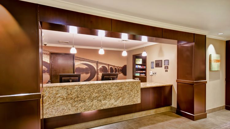 Staybridge Suites Middleton/Madison West Lobby