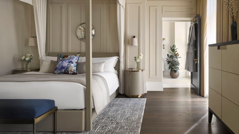 <b>Kimpton Fitzroy London Suite</b>. Images powered by <a href=https://www.travelagewest.com/Hotels/London/