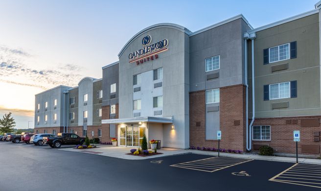 Candlewood Suites Chicago Exterior