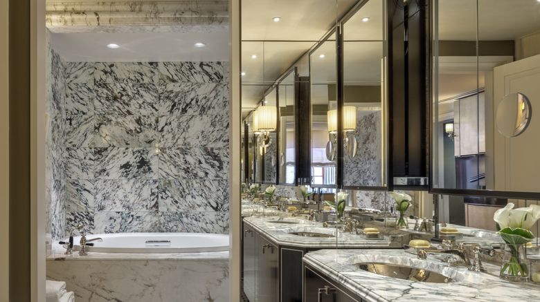 <b>The Carlyle, A Rosewood Hotel Room</b>. Images powered by <a href="https://www.leonardoworldwide.com/" title="Leonardo Worldwide" target="_blank">Leonardo</a>.