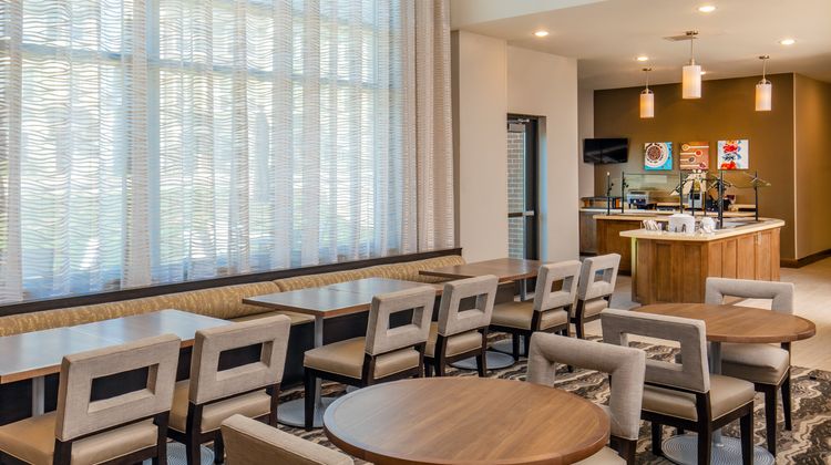 Staybridge Suites Charlottesville Arpt Restaurant