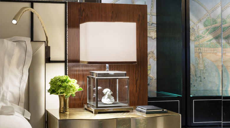 <b>The Carlyle, A Rosewood Hotel Suite</b>. Images powered by <a href="https://www.leonardoworldwide.com/" title="Leonardo Worldwide" target="_blank">Leonardo</a>.