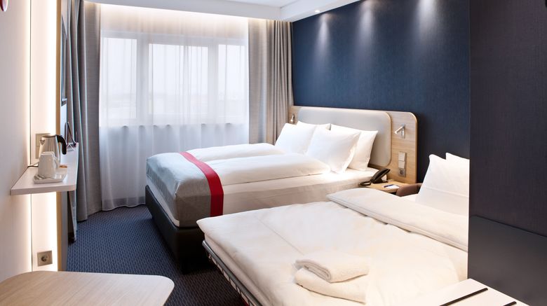 <b>Holiday Inn Express Darmstadt Room</b>. Images powered by <a href="https://www.leonardoworldwide.com/" title="Leonardo Worldwide" target="_blank">Leonardo</a>.