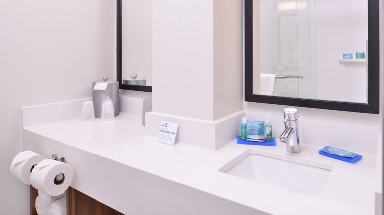 <b>Holiday Inn Exp New Orleans-St Charles Room</b>. Images powered by <a href="https://www.leonardoworldwide.com/" title="Leonardo Worldwide" target="_blank">Leonardo</a>.