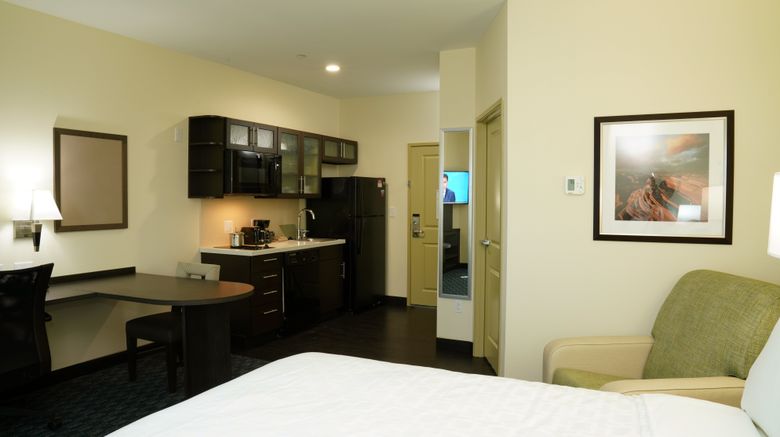 <b>Candlewood Suites Plano North Room</b>. Images powered by <a href="https://www.leonardoworldwide.com/" title="Leonardo Worldwide" target="_blank">Leonardo</a>.