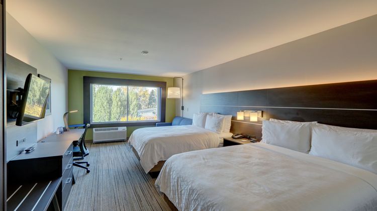 Holiday Inn Express & Suites Auburn Dwtn Room