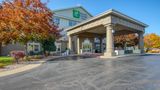 Holiday Inn Express & Suites Exterior