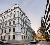 Aurea Legends Exterior