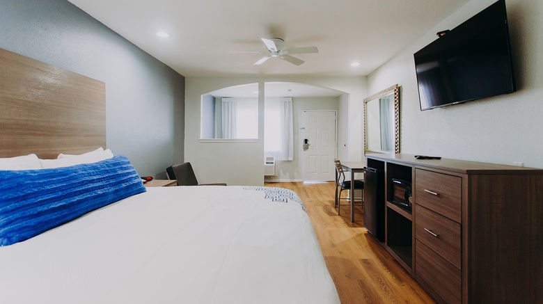 <b>Scottish Inn & Suites Room</b>. Images powered by <a href="https://www.leonardoworldwide.com/" title="Leonardo Worldwide" target="_blank">Leonardo</a>.