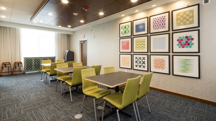 Holiday Inn Express & Suites Auburn Meeting