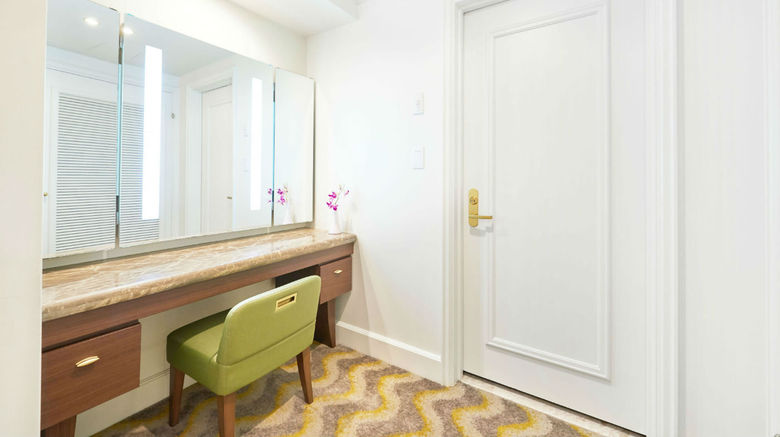 <b>Hotel Okura Tokyo Bay Suite</b>. Images powered by <a href="https://www.leonardoworldwide.com/" title="Leonardo Worldwide" target="_blank">Leonardo</a>.