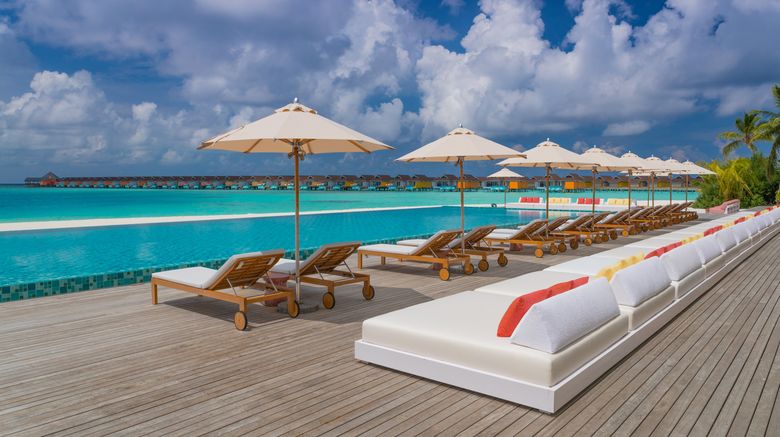 <b>The Standard, Huruvalhi Maldives Pool</b>. Images powered by <a href="https://www.leonardoworldwide.com/" title="Leonardo Worldwide" target="_blank">Leonardo</a>.