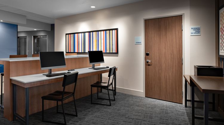Holiday Inn Express & Suites Elkhorn Other