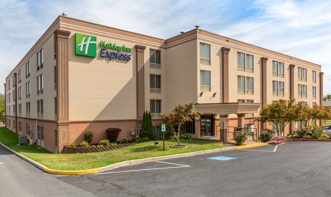 Holiday Inn Express Mechanicsburg Exterior