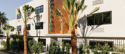 Silver Lake Pool & Inn Exterior