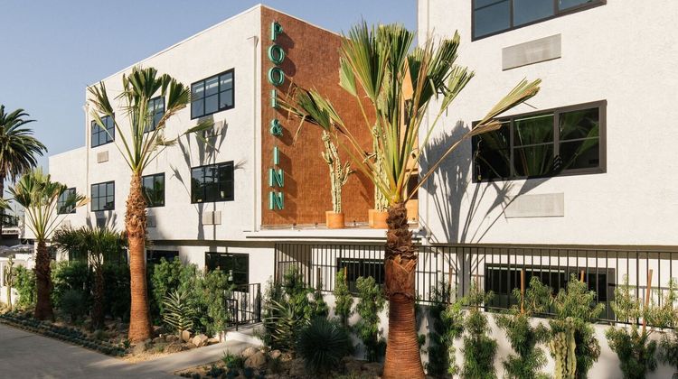 Silver Lake Pool & Inn Exterior