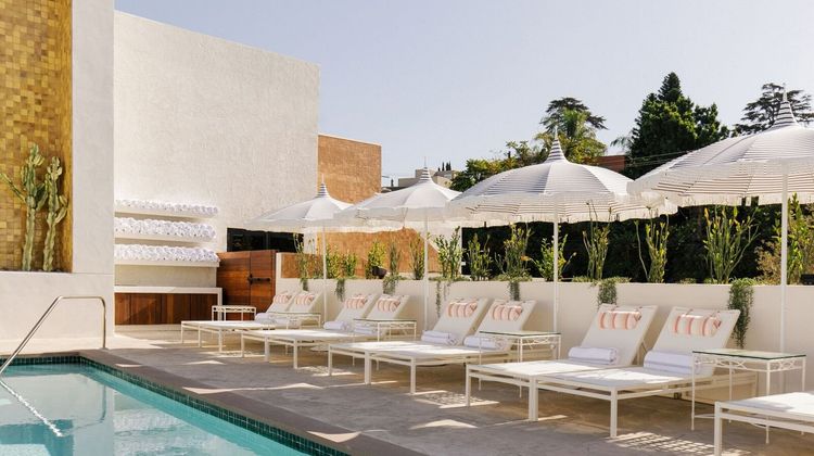 Silver Lake Pool & Inn Pool