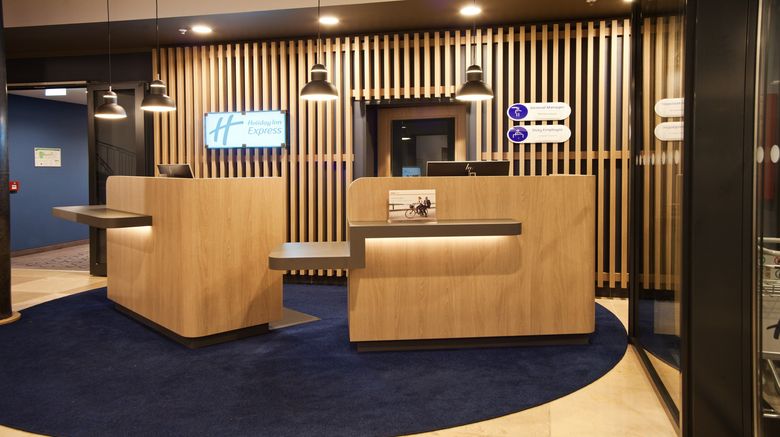 <b>Holiday Inn Express Saabruecken Lobby</b>. Images powered by <a href="https://www.leonardoworldwide.com/" title="Leonardo Worldwide" target="_blank">Leonardo</a>.