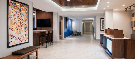 Holiday Inn Express Exterior