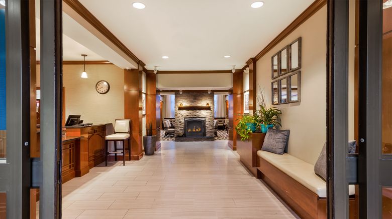 <b>Staybridge Suites Lobby</b>. Images powered by <a href="https://www.leonardoworldwide.com/" title="Leonardo Worldwide" target="_blank">Leonardo</a>.