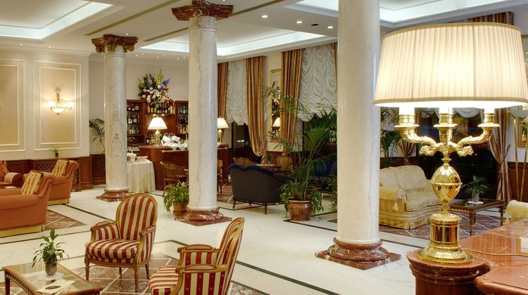 Andreola Hotel Lobby