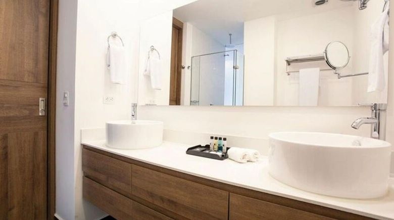 <b>Hotel Lagoon Llanogrande Room</b>. Images powered by <a href="https://www.leonardoworldwide.com/" title="Leonardo Worldwide" target="_blank">Leonardo</a>.