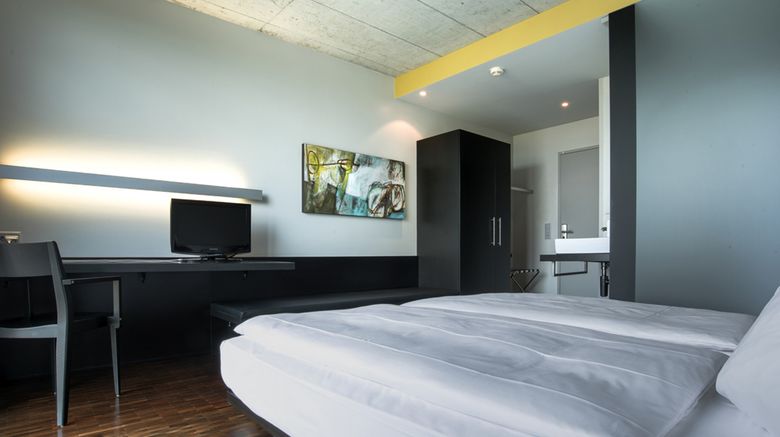 <b>Hotel Kreuzlingen am Hafen Room</b>. Images powered by <a href="https://www.leonardoworldwide.com/" title="Leonardo Worldwide" target="_blank">Leonardo</a>.
