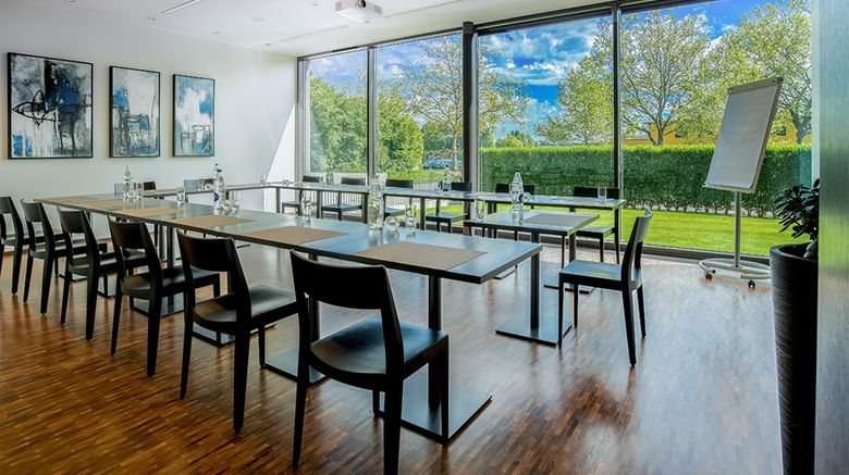 <b>Hotel Kreuzlingen am Hafen Meeting</b>. Images powered by <a href="https://www.leonardoworldwide.com/" title="Leonardo Worldwide" target="_blank">Leonardo</a>.