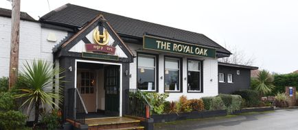 Royal Oak Hotel Bromborough Exterior