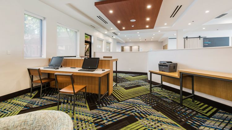 Holiday Inn Express Naperville Lobby
