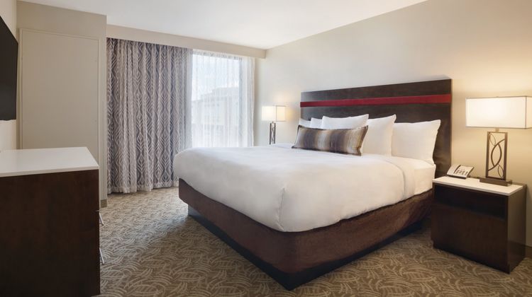 Holiday Inn Chicago NW - Schaumburg Room