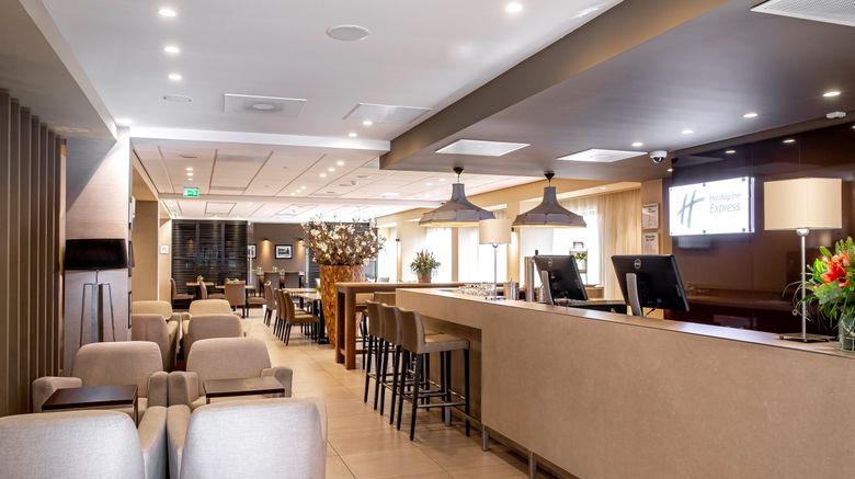 <b>Holiday Inn Express Amsterdam South Lobby</b>. Images powered by <a href="https://www.leonardoworldwide.com/" title="Leonardo Worldwide" target="_blank">Leonardo</a>.