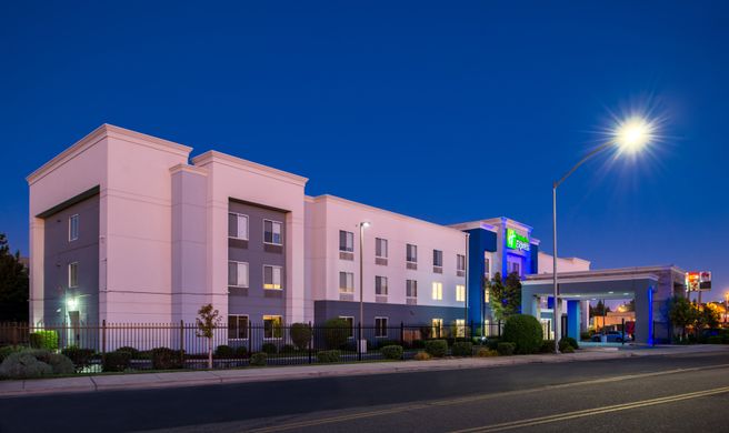 Holiday Inn Express Stockton Exterior