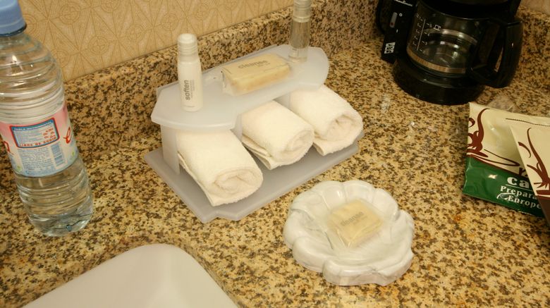 <b>Holiday Inn Express Room</b>. Images powered by <a href="https://www.leonardoworldwide.com/" title="Leonardo Worldwide" target="_blank">Leonardo</a>.