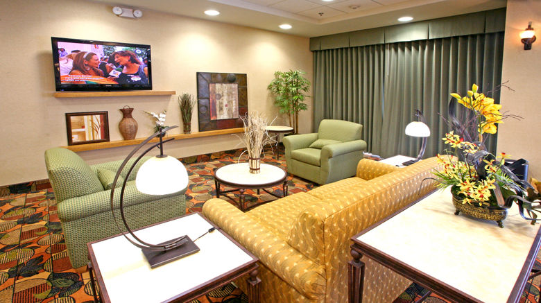 <b>Holiday Inn Express Lobby</b>. Images powered by <a href="https://www.leonardoworldwide.com/" title="Leonardo Worldwide" target="_blank">Leonardo</a>.
