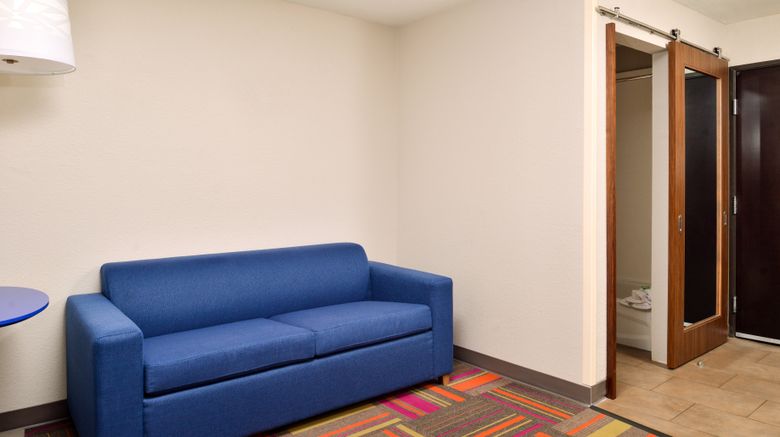 <b>Holiday Inn Express Room</b>. Images powered by <a href="https://www.leonardoworldwide.com/" title="Leonardo Worldwide" target="_blank">Leonardo</a>.
