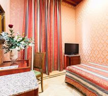 Hotel Galles Roma Room