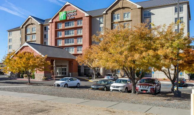Holiday Inn Express Albuquerque Midtown Exterior