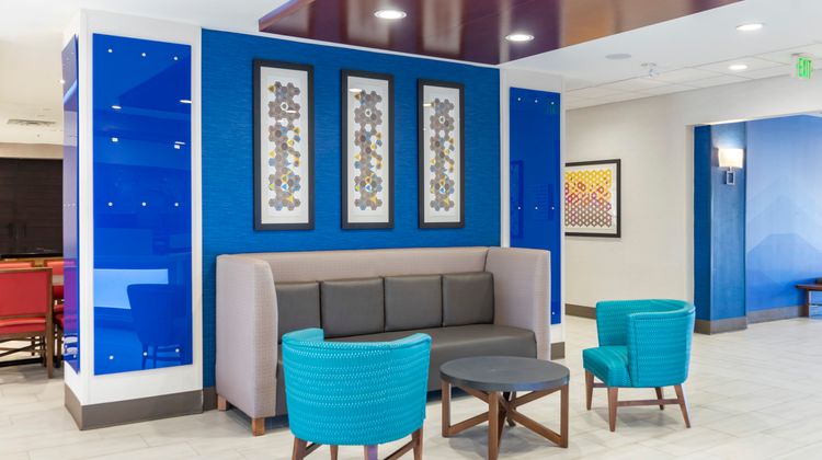 Holiday Inn Express Albuquerque Midtown Lobby