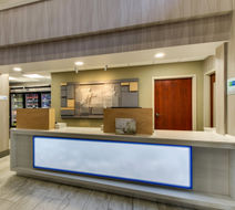 Holiday Inn Express Htl & Sts Perimeter Lobby