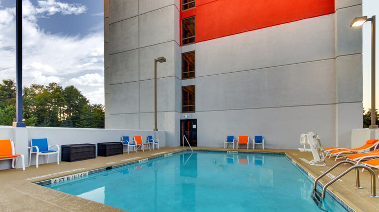 Holiday Inn Express Htl & Sts Perimeter Pool