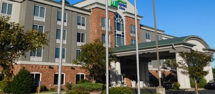 Holiday Inn Express Millington Exterior