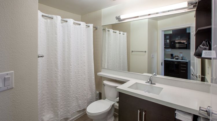 Candlewood Suites Houston Spring Room