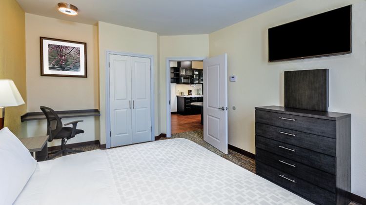 Candlewood Suites Houston Spring Suite