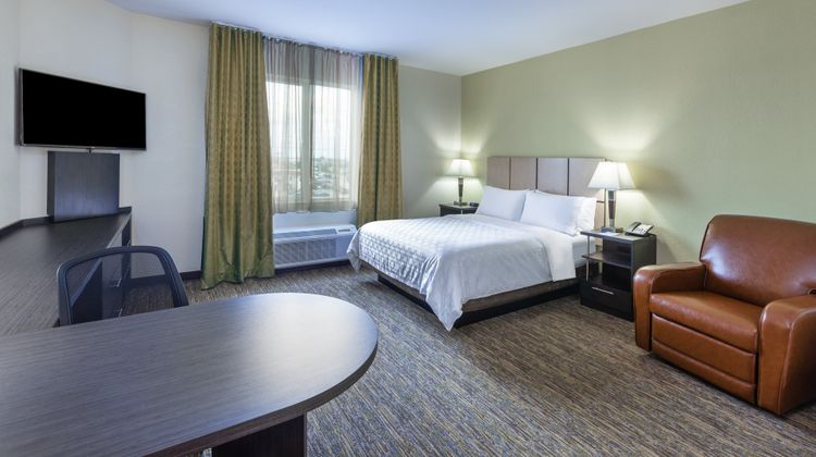 Candlewood Suites Houston Spring Room