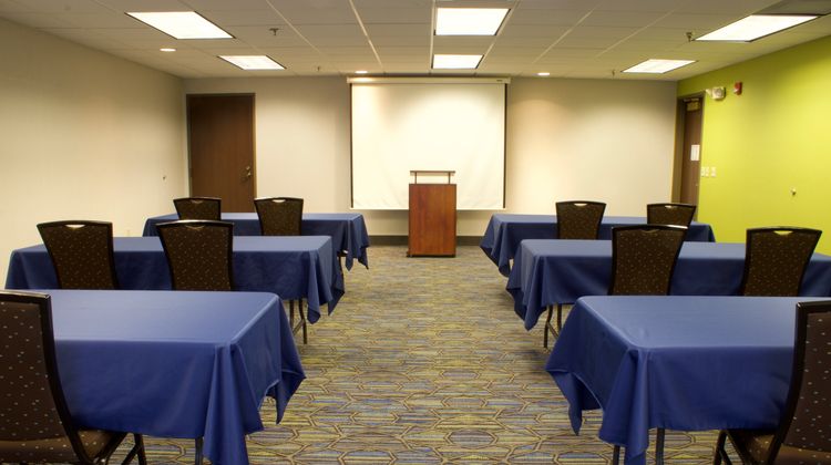 Holiday Inn Express & Suites St. Paul Ne Meeting