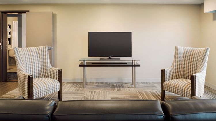 Holiday Inn Bloomington-Normal Suite