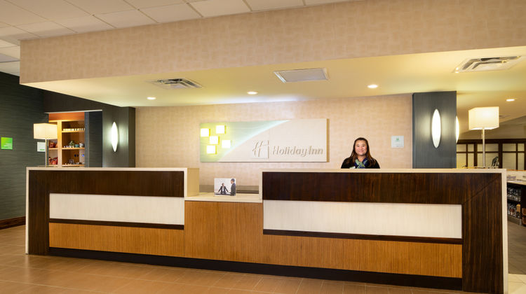Holiday Inn Hotel & Suites Charleston W Exterior