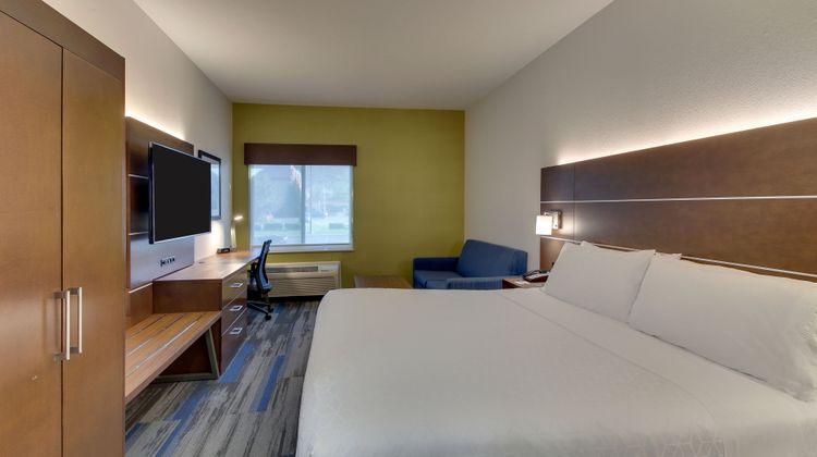 Holiday Inn Express Fishkill Room